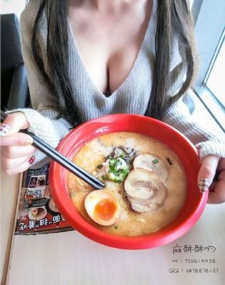 欧美厕所偷窥_剧情片完整版观看